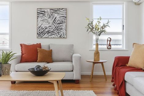 Photo of property in 5 Braebank Lane, Te Atatu South, Auckland, 0610