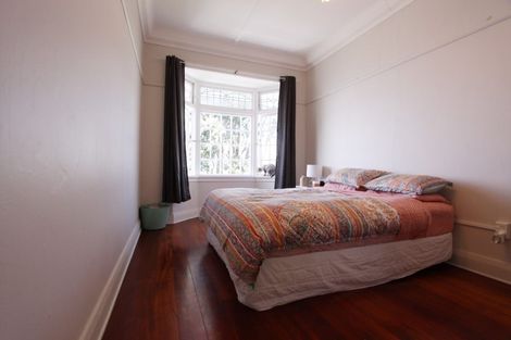 Photo of property in 2/136 Evans Bay Parade, Roseneath, Wellington, 6021