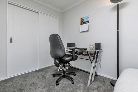 Photo of property in 29 Bernleigh Terrace, West Harbour, Auckland, 0618