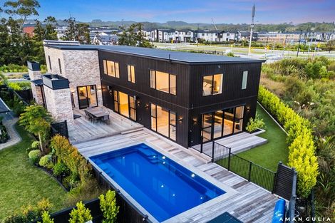 Photo of property in 16 Ruxton Road, Wainui, 0932