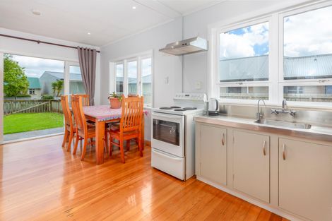 Photo of property in 1 Carr Street, Tuakau, 2121