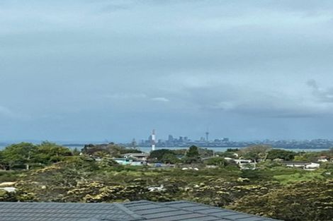 Photo of property in 35 Cityview Place, Massey, Auckland, 0614