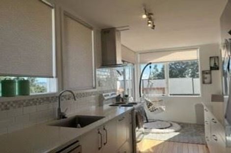 Photo of property in 27 Sunhill Road, Sunnyvale, Auckland, 0612
