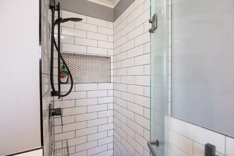 Photo of property in 15 Flemington Lane, Awapuni, Palmerston North, 4412