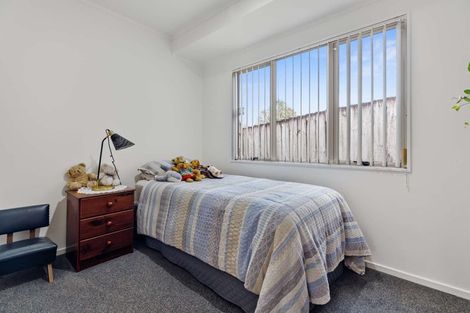 Photo of property in 10/43 Fruitvale Road, New Lynn, Auckland, 0600