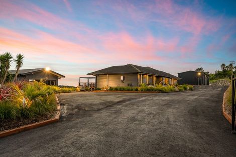 Photo of property in 511 Kiwitahi Road, Helensville, 0875