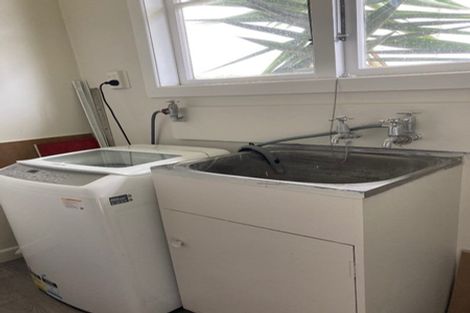 Photo of property in 75 Mount Smart Road, Onehunga, Auckland, 1061