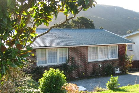 Photo of property in 84 Holborn Drive, Stokes Valley, Lower Hutt, 5019