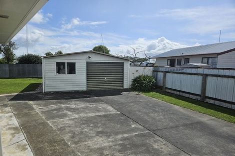 Photo of property in 39 Raglan Avenue, Cloverlea, Palmerston North, 4412
