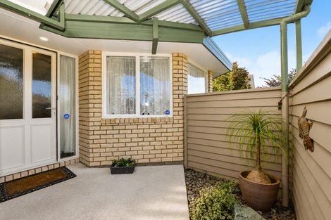 Photo of property in 35 Nottingham Drive, Hamilton East, Hamilton, 3216