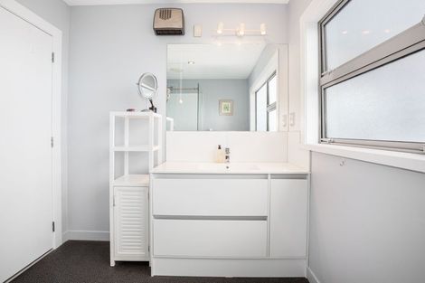 Photo of property in 5 Seascape View, Paremata, Porirua, 5024