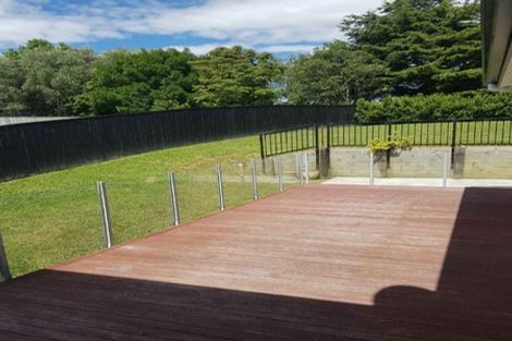 Photo of property in 28 Wautaiti Drive, Riverhead, 0820