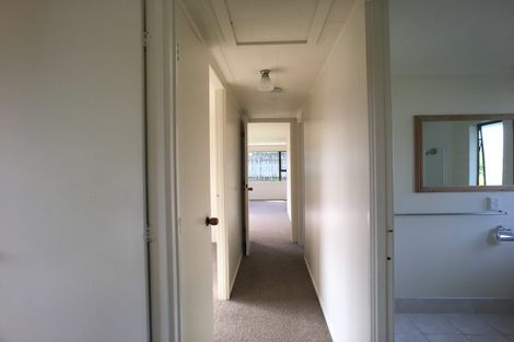 Photo of property in 60 Lavelle Road, Henderson, Auckland, 0612