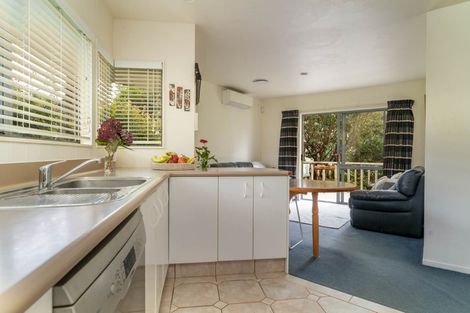 Photo of property in 2 Myers Grove, Churton Park, Wellington, 6037