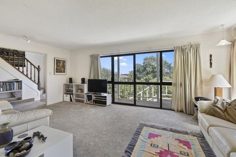 Photo of property in 2 Paulownia Place, Totara Heights, Auckland, 2105