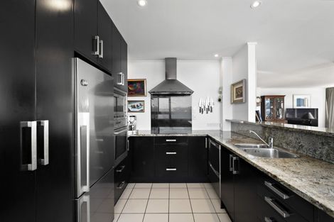 Photo of property in Clifton Towers, 202 Oriental Parade, Oriental Bay, Wellington, 6011