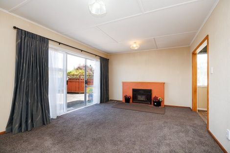 Photo of property in 17 Piper Place, Roslyn, Palmerston North, 4414