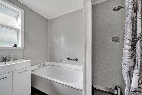 Photo of property in 51d Omata Road, Marfell, New Plymouth, 4310