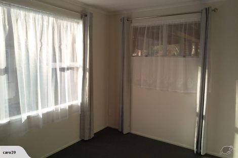 Photo of property in 325 Roscommon Road, Clendon Park, Auckland, 2103