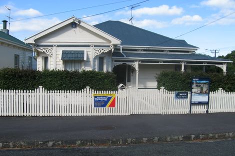 Photo of property in 8 Shoal Bay Road, Devonport, Auckland, 0624