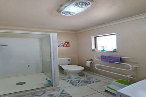 Photo of property in 34 Jadewynn Drive, Massey, Auckland, 0614