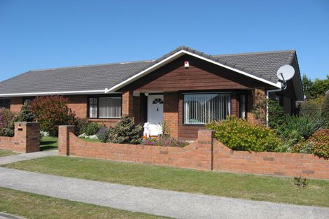 Photo of property in 10 College Drive, Paraparaumu, 5032