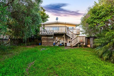 Photo of property in 74 Waimumu Road, Massey, Auckland, 0614