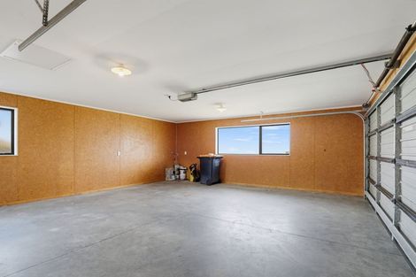 Photo of property in 72 Geneva Terrace, Kelvin Grove, Palmerston North, 4414