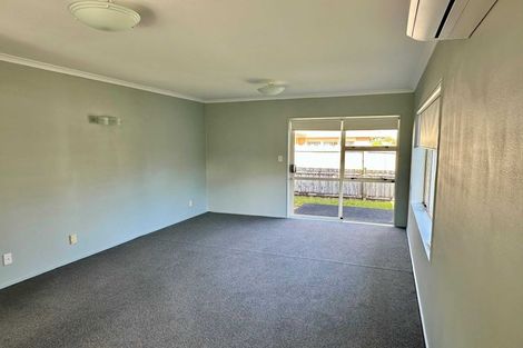 Photo of property in 2/327 Botany Road, Golflands, Auckland, 2013