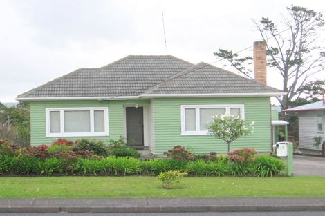 Photo of property in 15 Kamara Road, Glen Eden, Auckland, 0602