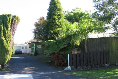 Photo of property in 30 Flanshaw Road, Te Atatu South, Auckland, 0610
