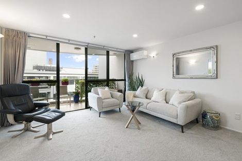 Photo of property in 4h/175 Hurstmere Road, Takapuna, Auckland, 0622