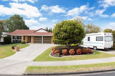 Photo of property in 2/35 Headcorn Place, Botany Downs, Auckland, 2010