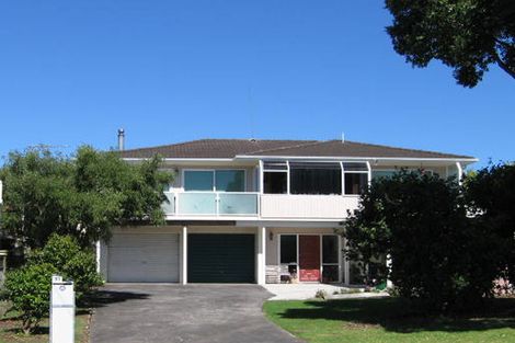 Photo of property in 11 Kokiri Street, Te Atatu South, Auckland, 0610