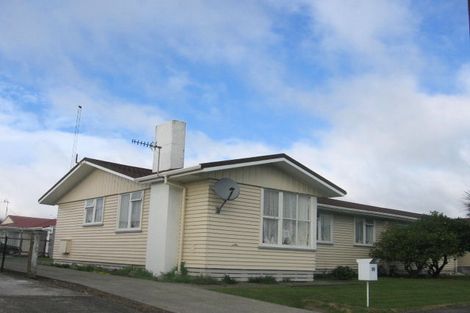 Photo of property in 16 Stephens Crescent, Highbury, Palmerston North, 4412