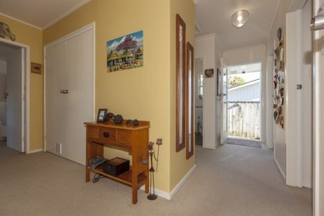 Photo of property in 2a Leybourne Avenue, Waikanae, 5036