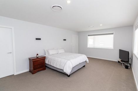 Photo of property in 92 Silverstream Road, Crofton Downs, Wellington, 6035