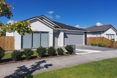 Photo of property in 3 Tarras Road, Kumeu, 0810