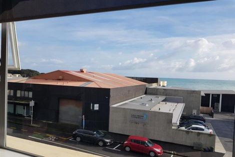 Photo of property in Devonport Apartments, 37/127 Saint Aubyn Street, New Plymouth, 4310