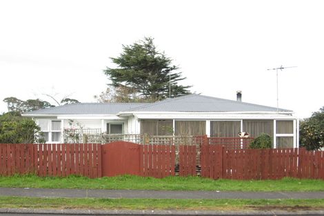 Photo of property in 11 Mcquarrie Avenue, Wattle Downs, Auckland, 2103