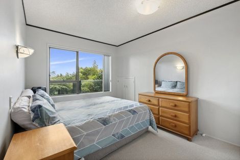 Photo of property in 132 Aeroview Drive, Beach Haven, Auckland, 0626