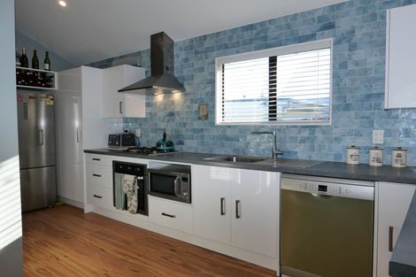 Photo of property in 4 Hookway Grove, Paraparaumu, 5032