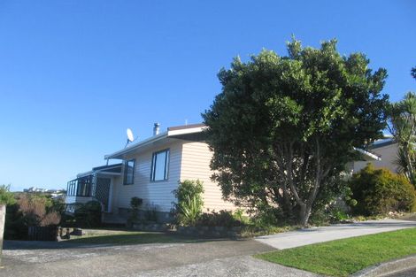 Photo of property in 22 Eastview Grove, Normandale, Lower Hutt, 5010