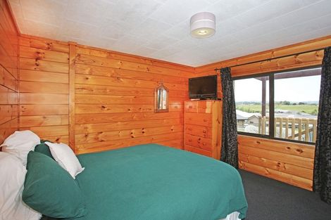 Photo of property in 77 Martyn Street, Waiuku, 2123