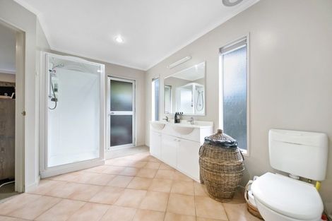 Photo of property in 4 Cedar Drive, Kelvin Heights, Queenstown, 9300