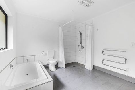 Photo of property in 29 Johnstone Drive, Fitzherbert, Palmerston North, 4410