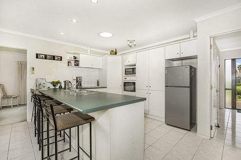 Photo of property in 70 Lothian Brae, Wattle Downs, Auckland, 2103