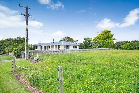 Photo of property in 323 Hunter Road, Eltham, Hawera, 4673