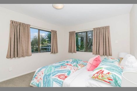 Photo of property in 3 Farr Road, West Harbour, Auckland, 0618