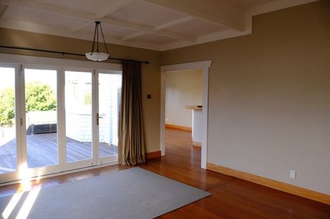 Photo of property in 35 Huia Road, Point Chevalier, Auckland, 1022